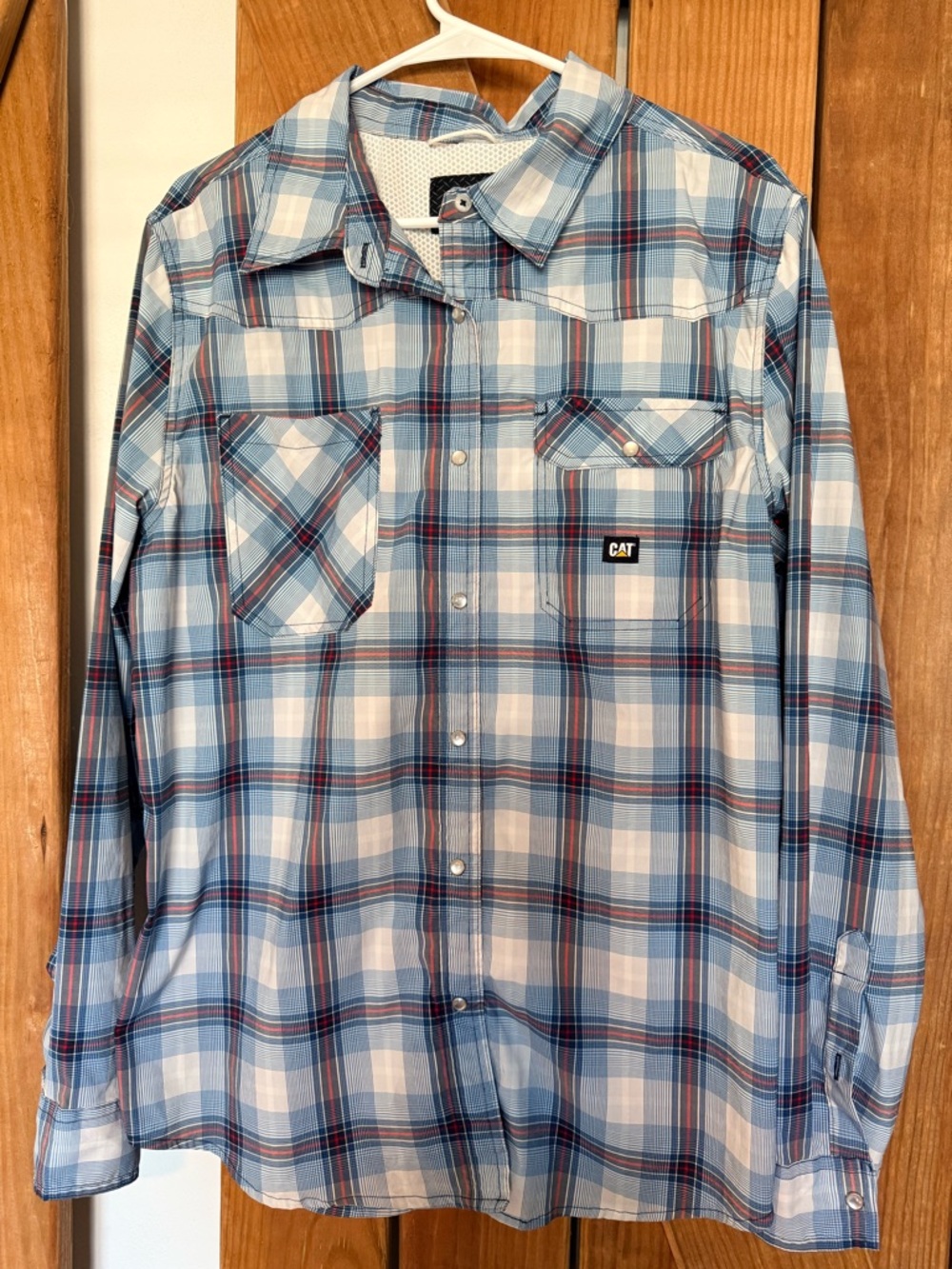 CAT Men’s Light Blue Plaid Long-Sleeve Button-Down Shirt